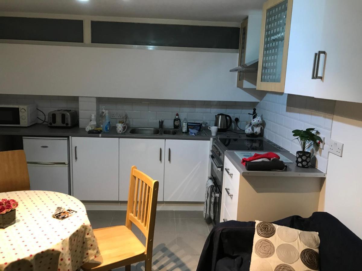 West Kensington 3 Bedroom Apartment Londres Extérieur photo